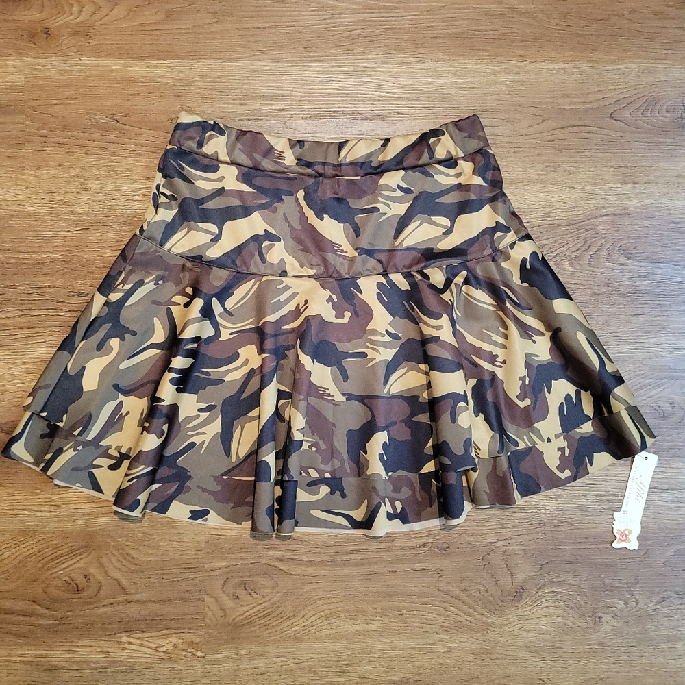 Afibi camo skirt size extra large